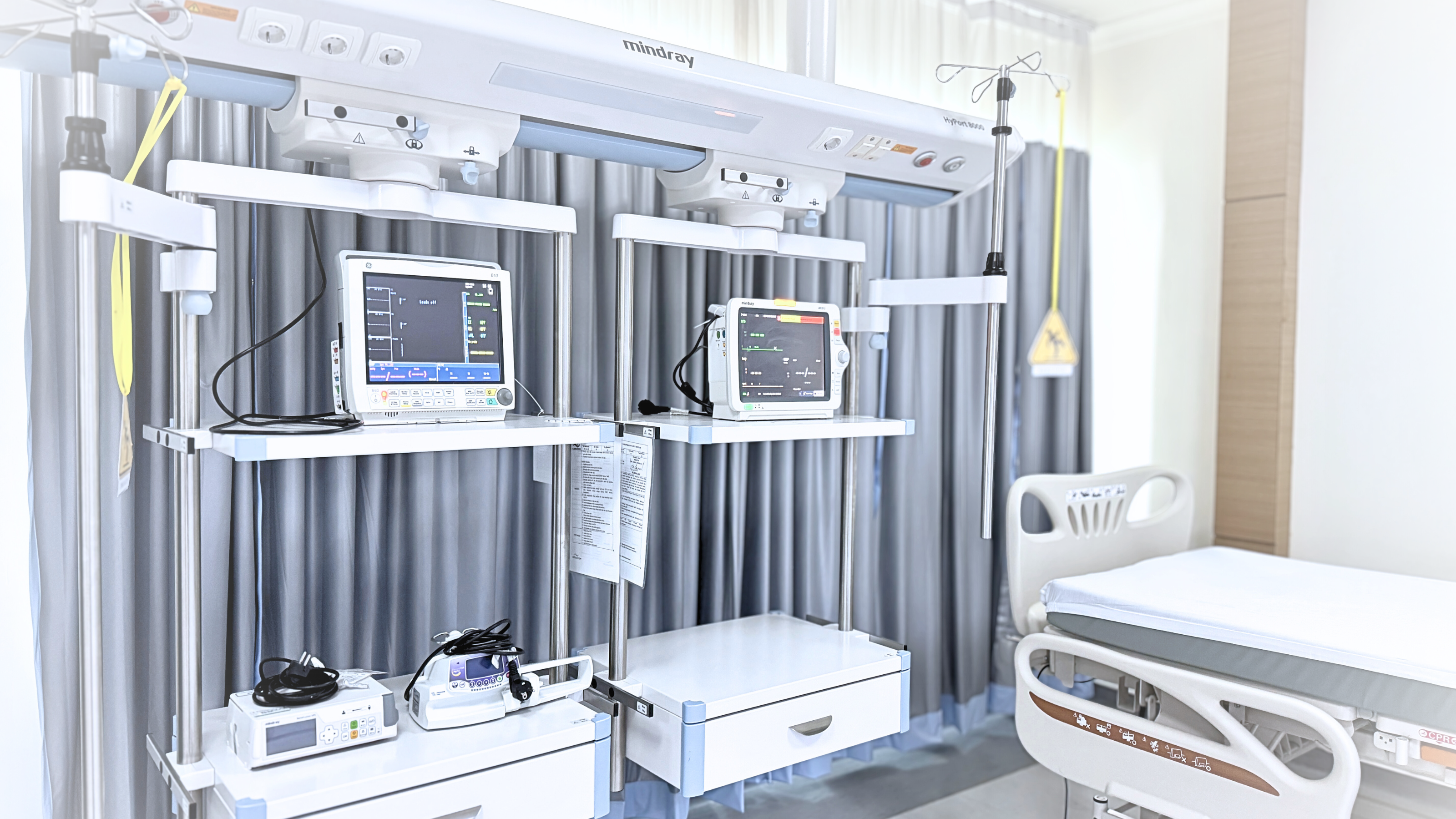 ICU (Intensive Care Unit)